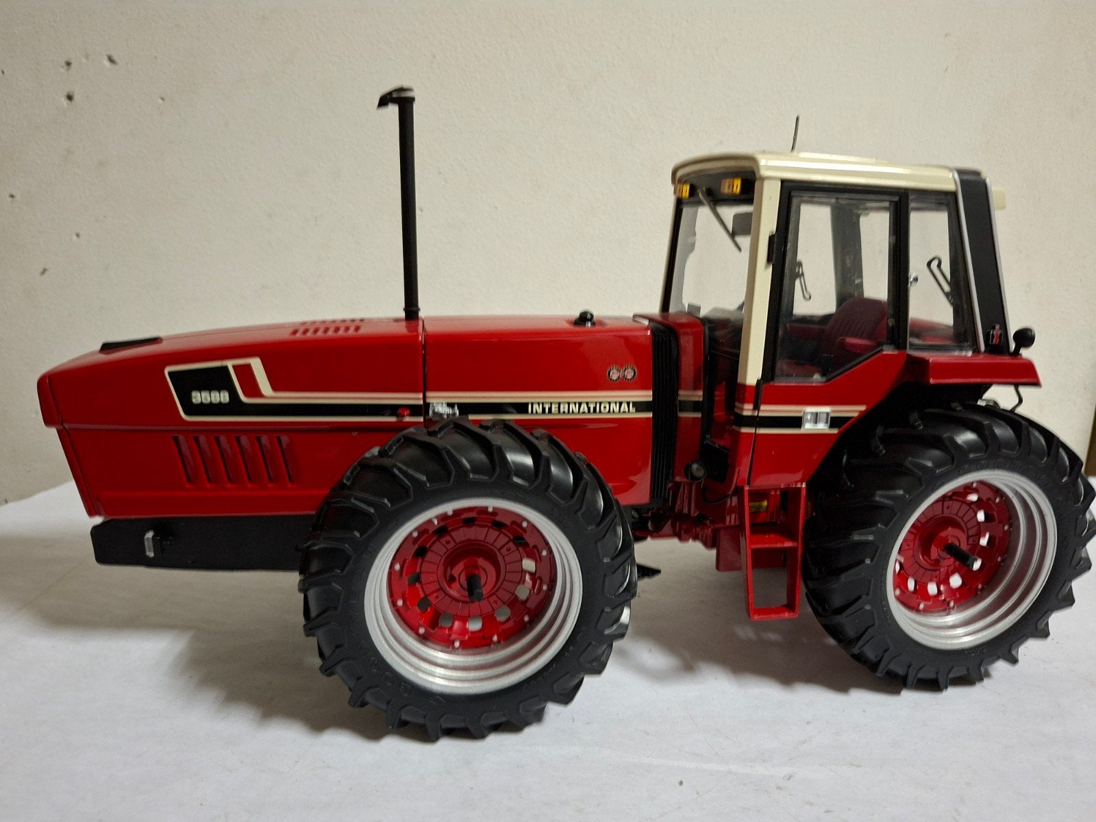 International 3588 2+2. Ertl Key precision serie nr. 2., Ophalen of Verzenden, Nieuw, Groter dan 1:32, Overige merken