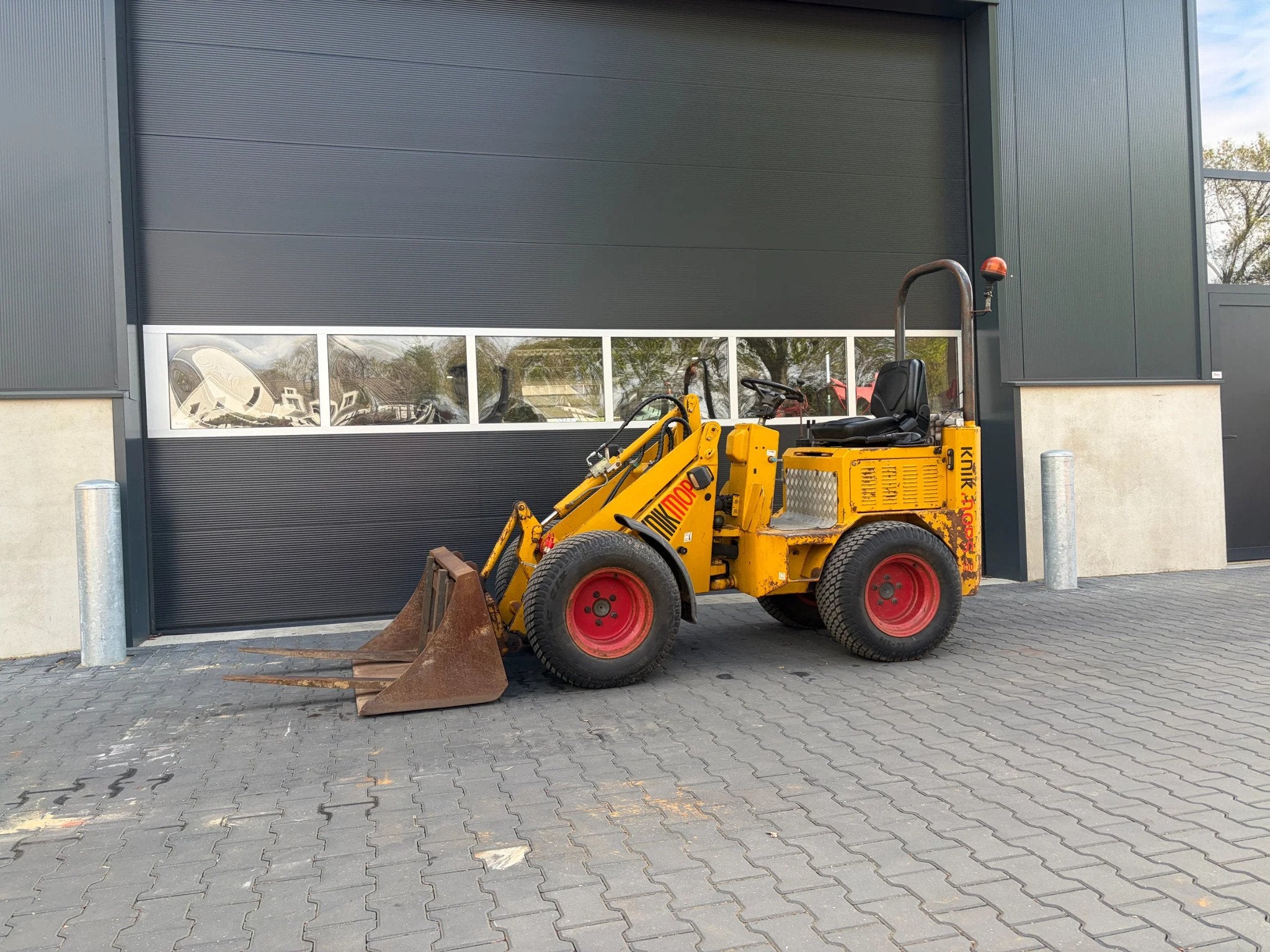 Knikmops 130 minishovel/shovel (bj 2007), Zakelijke goederen, Machines en Bouw | Kranen en Graafmachines, Wiellader of Shovel