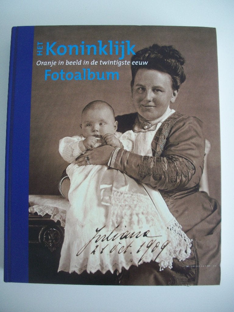 Het Koninklijk Fotoalbum - Emerentia van Heuven-van Nes zgan, Ophalen of Verzenden, 20e eeuw of later, Zo goed als nieuw, Emerentia van Heuven-van Nes