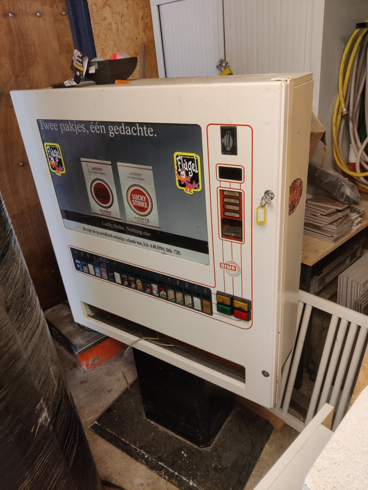 Vintage Lucky Strike sigarettenautomaat - Werkend, Verzamelen, Ophalen, Gebruikt