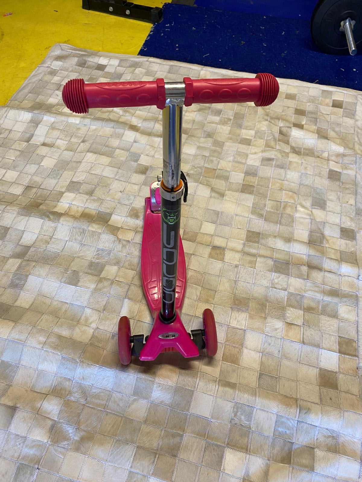 Roze step, Fietsen en Brommers, Ophalen, Zo goed als nieuw, Gewone step