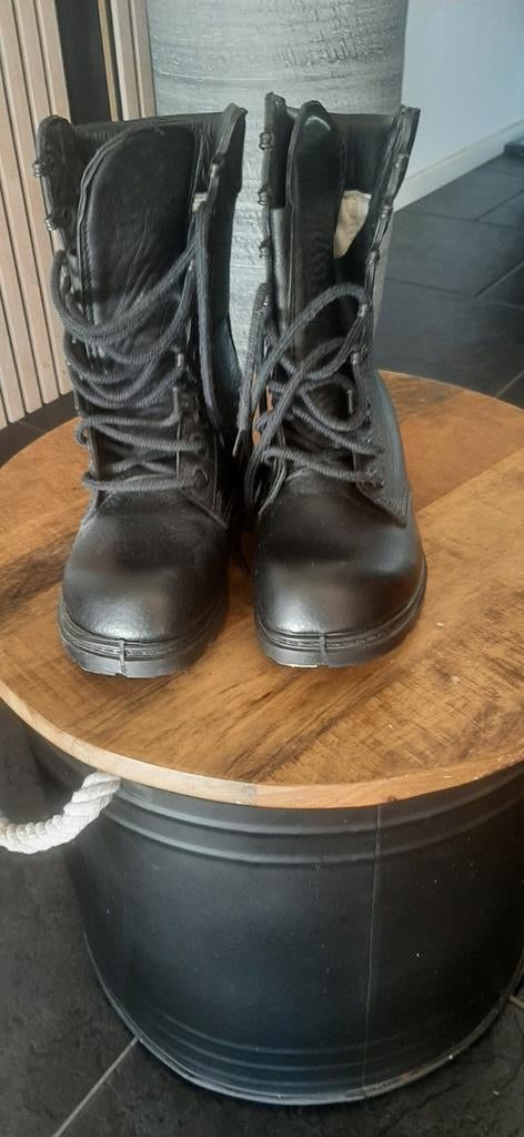 Militaire bootsen, Ophalen of Verzenden, Nieuw, Sneakers of Gympen
