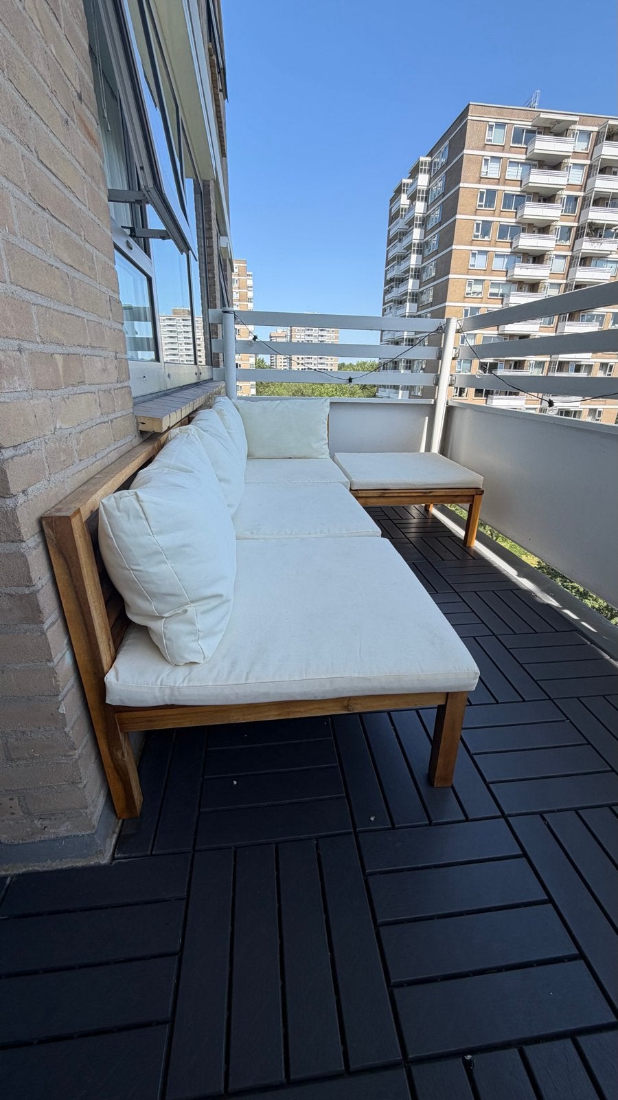 Stevige houten loungeset met kussens, hocker en tafel, Tuin en Terras, Tuinsets en Loungesets, Ophalen, Gebruikt, 3 zitplaatsen