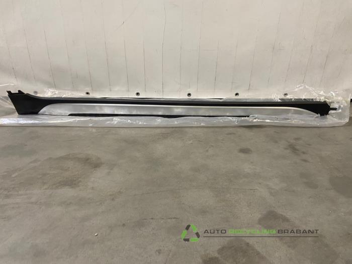 Zijskirt rechts van een Opel Karl, Gebruikt, -, -, Opel