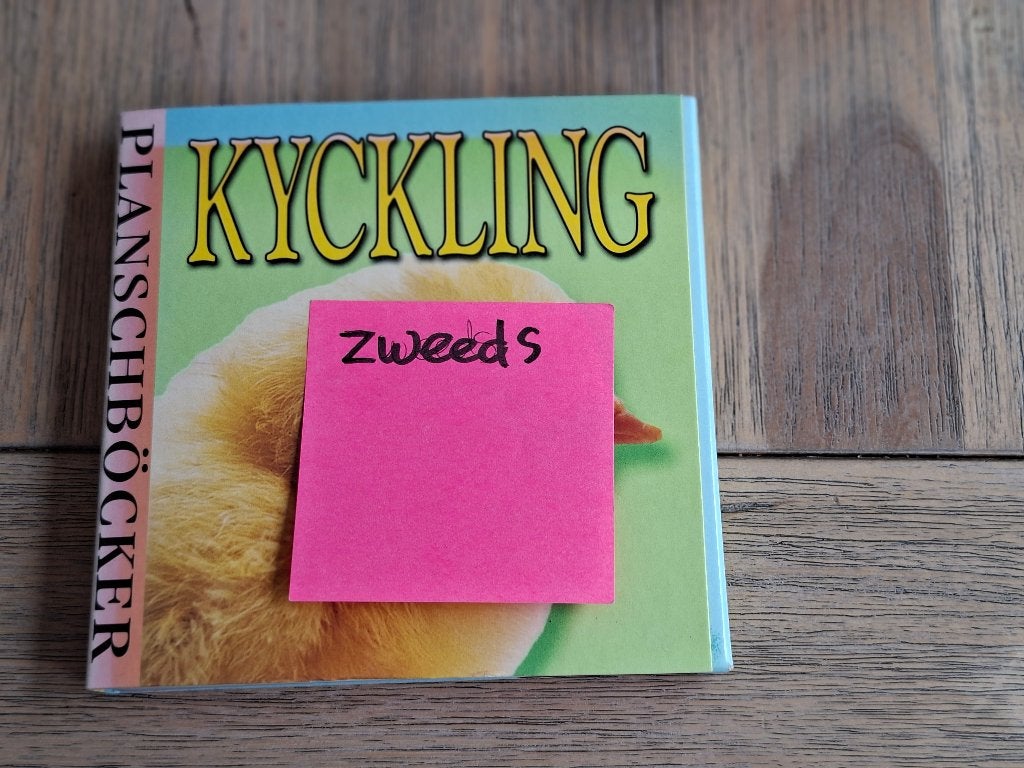 Baby boekje Zweeds. Uitklapbaar. De kip. 15/15 cm., 6 tot 12 maanden, Ophalen of Verzenden, Zo goed als nieuw, Uitklap-, Voel- of Ontdekboek