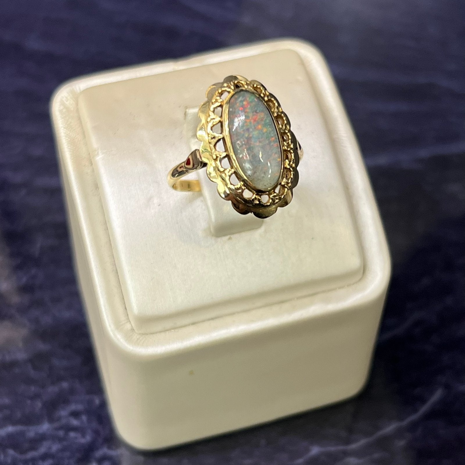 14 karaat gouden ring met opaal steen prachtig model, Ophalen of Verzenden, Nieuw, Goud, Dame