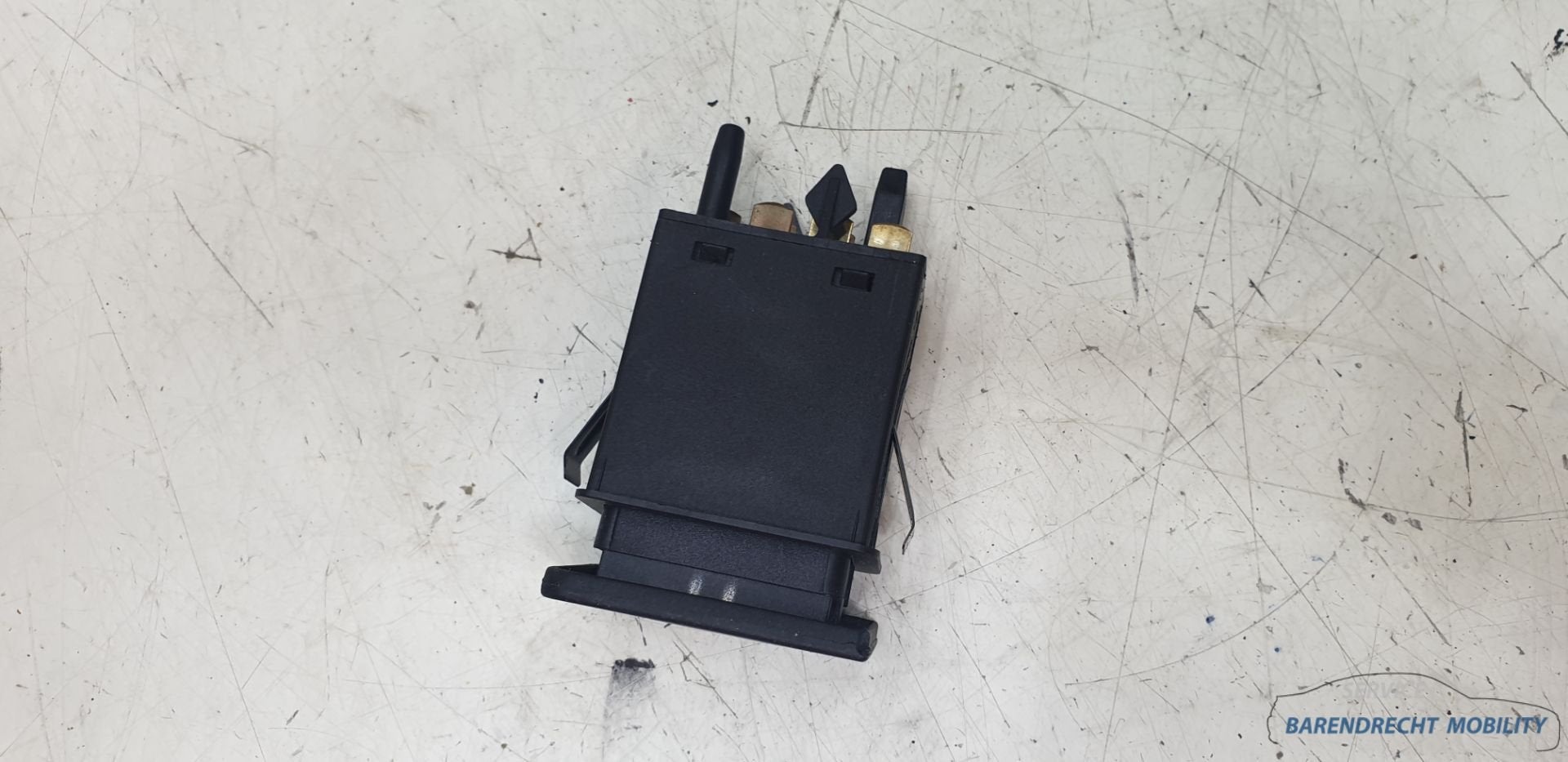 Achterruitverwarming schakelaar VW Golf IV Bora 1J0959621C o, Gebruikt, Volkswagen, Volkswagen AG, Berliner Ring 2
38440  Wolfsburg, DE