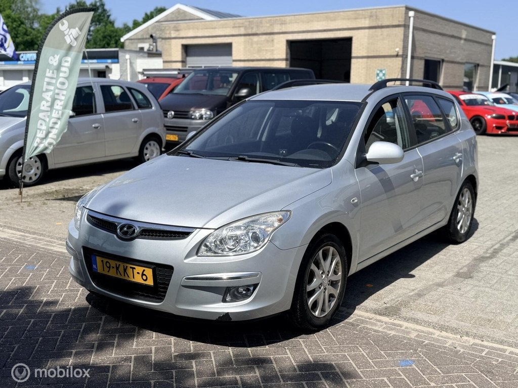 Hyundai i30 CW 1.6i Dynamic, Voorwielaandrijving, Gebruikt, 1591 cc, 4 cilinders