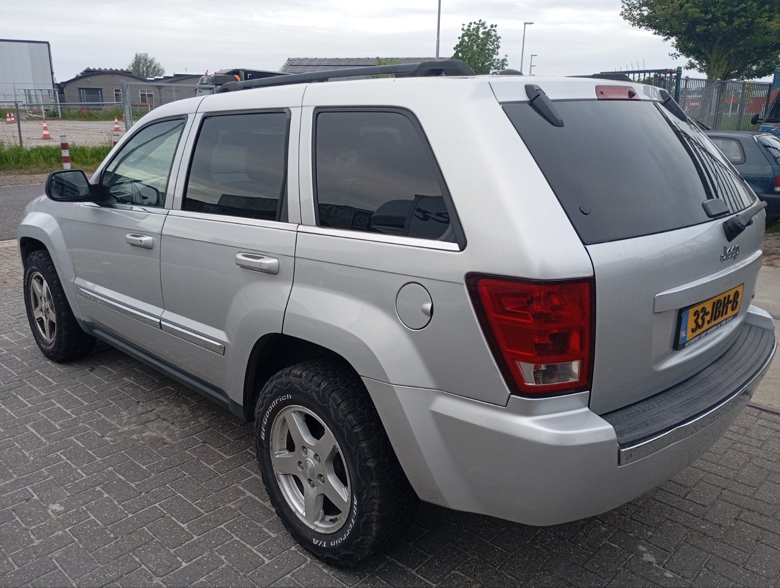 Jeep Grand Cherokee 2005 Grijs, Auto's, Automaat, 138 €/maand, Vierwielaandrijving, 2129 kg