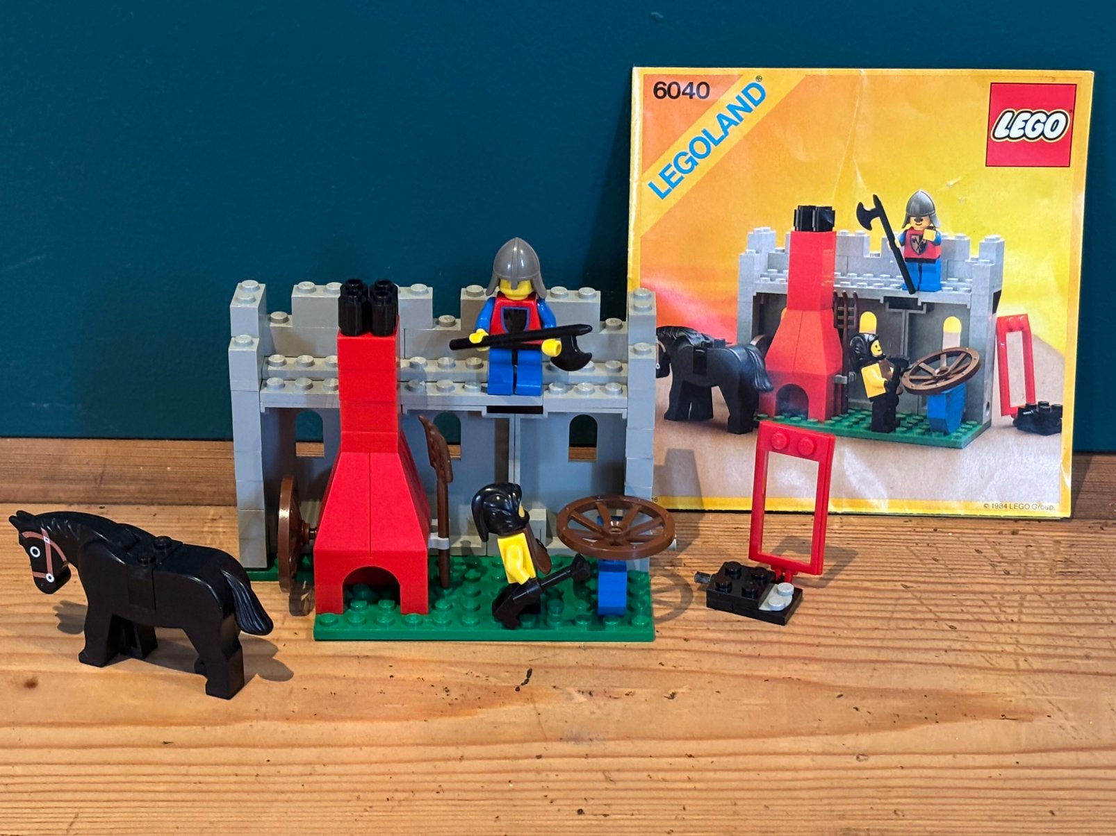 LEGO Lion Knights 6040 Blacksmith shop, Ophalen of Verzenden, Zo goed als nieuw