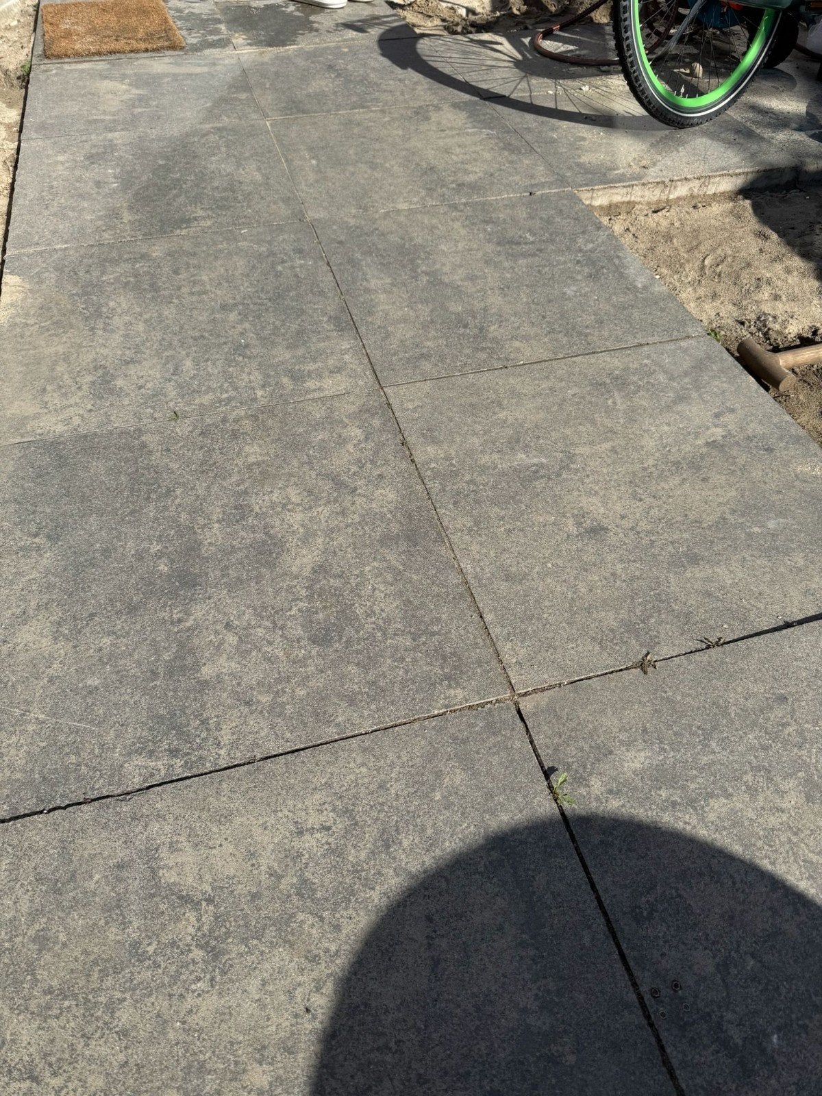 27 m² mooie grijze terrastegels 60 x 60 & 30 x 60 7 jaar oud, Tuin en Terras, Tegels en Klinkers, Ophalen, Gebruikt, 10 m² of meer