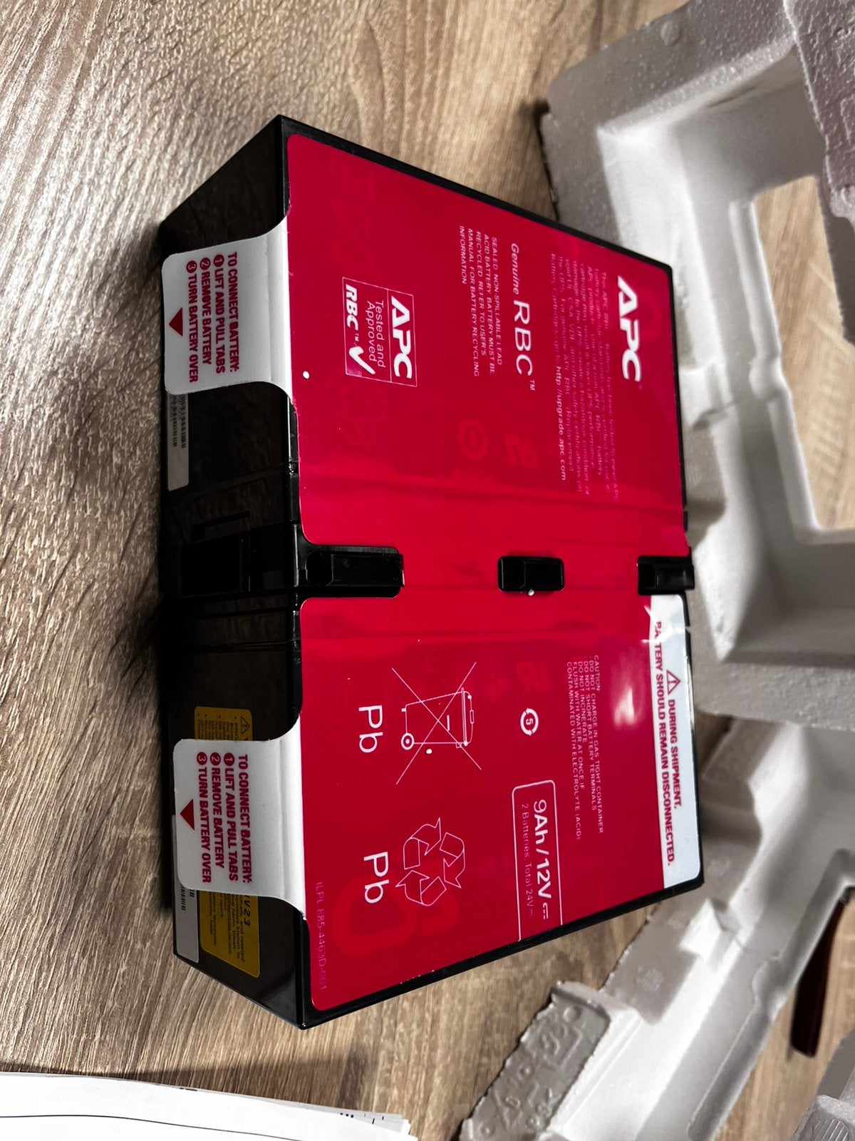APC backups  APCRBC124, Ophalen, Nieuw