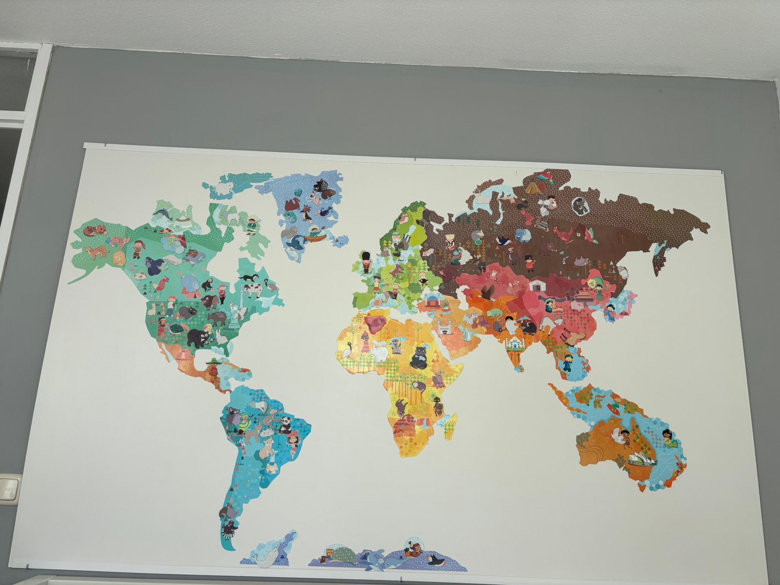 Mooie wereldkaart voor kinderkamer 122*200, Ophalen, Overige typen, Zo goed als nieuw, Wit
