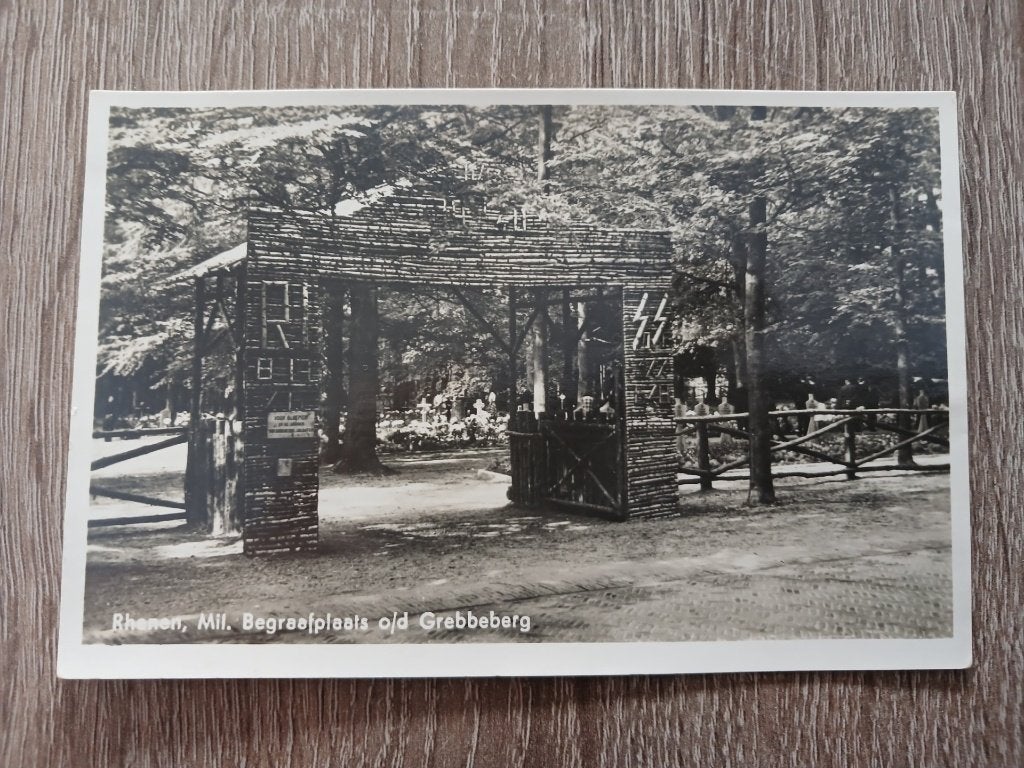 Ongelopen ansichtkaart begraafplaats Grebbeberg., Verzamelen, Militaria | Tweede Wereldoorlog, Ophalen of Verzenden, Landmacht