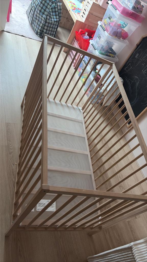 Babybed/ledikant ikea, Kinderen en Baby's, Babywiegjes en Ledikanten, Ophalen, Zo goed als nieuw, Ledikant