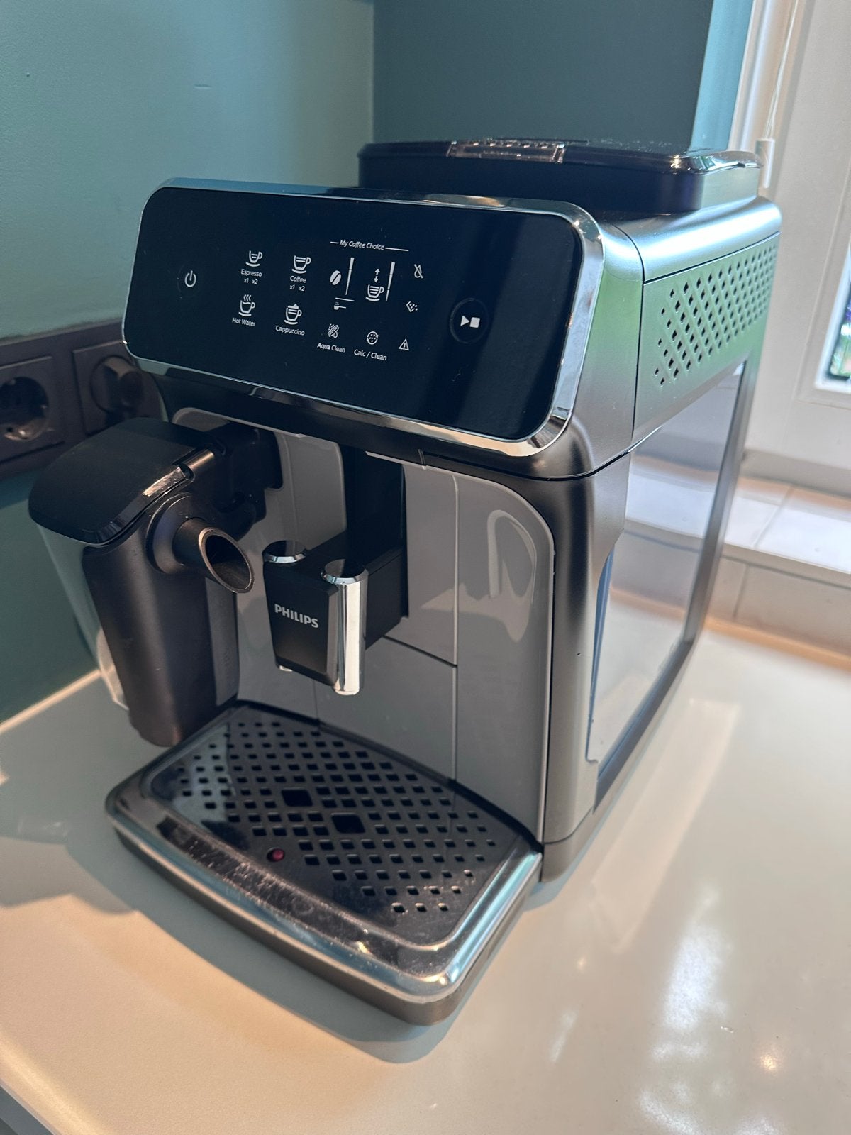 Philips EP2235/40 Latte Go Volautomatische Espressomachine, Witgoed en Apparatuur, Koffiezetapparaten, Gebruikt, Koffiebonen, Espresso apparaat