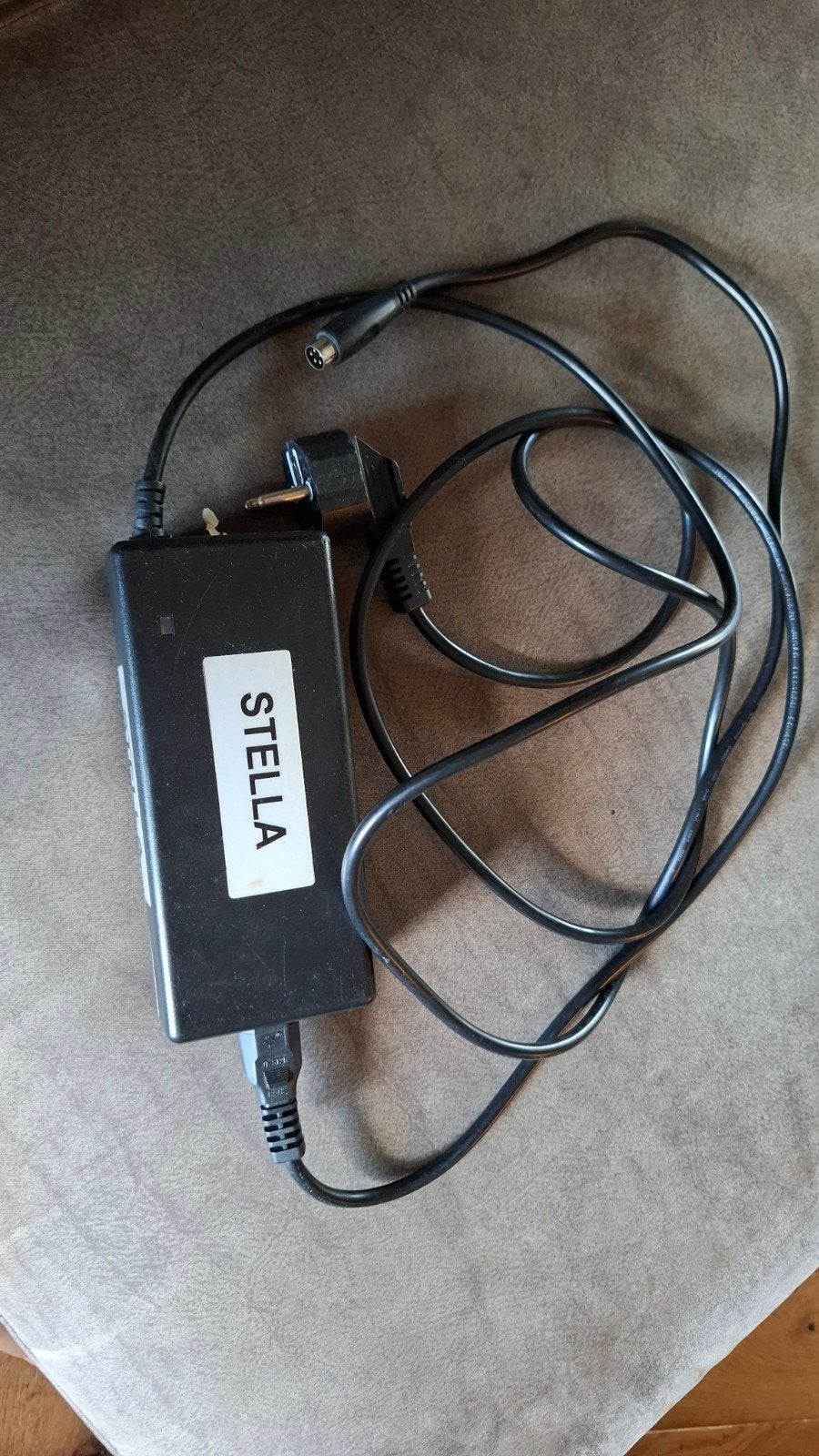 Stella fietsoplader accu 5-pins, Fietsen en Brommers, Fietsaccessoires | Fietsaccu's, Ophalen of Verzenden, Gebruikt