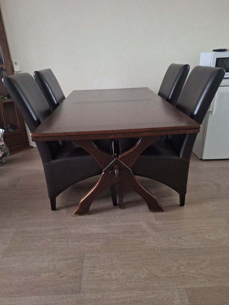 Complete eiken inboedel, Ophalen