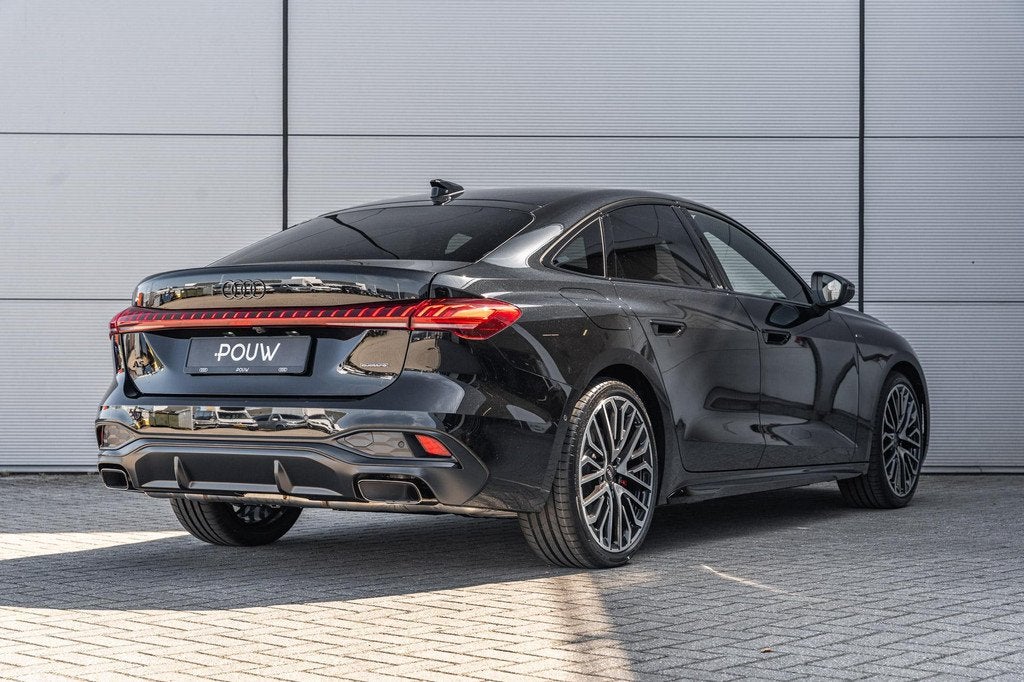 Audi A5 Limousine 2.0 e-hybrid 299pk quattro S edition | Tre, Auto's, Audi, Automaat, 12 maanden, 4 cilinders, 150 min