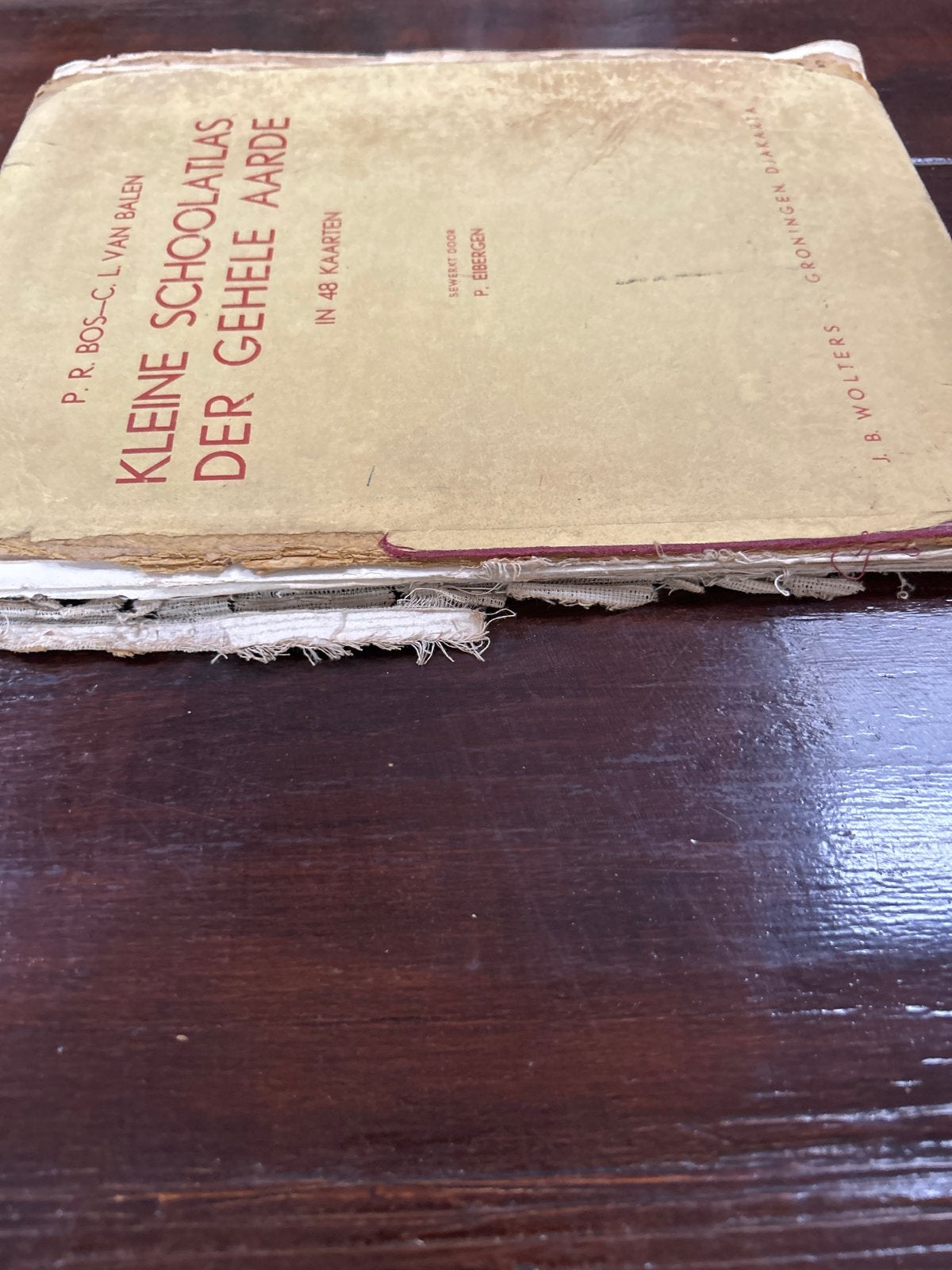 Kleine Schoolatlas der Gehele Aarde - P.R. Bos - 1956, Gelezen, Bosatlas, Ophalen of Verzenden, 1800 tot 2000