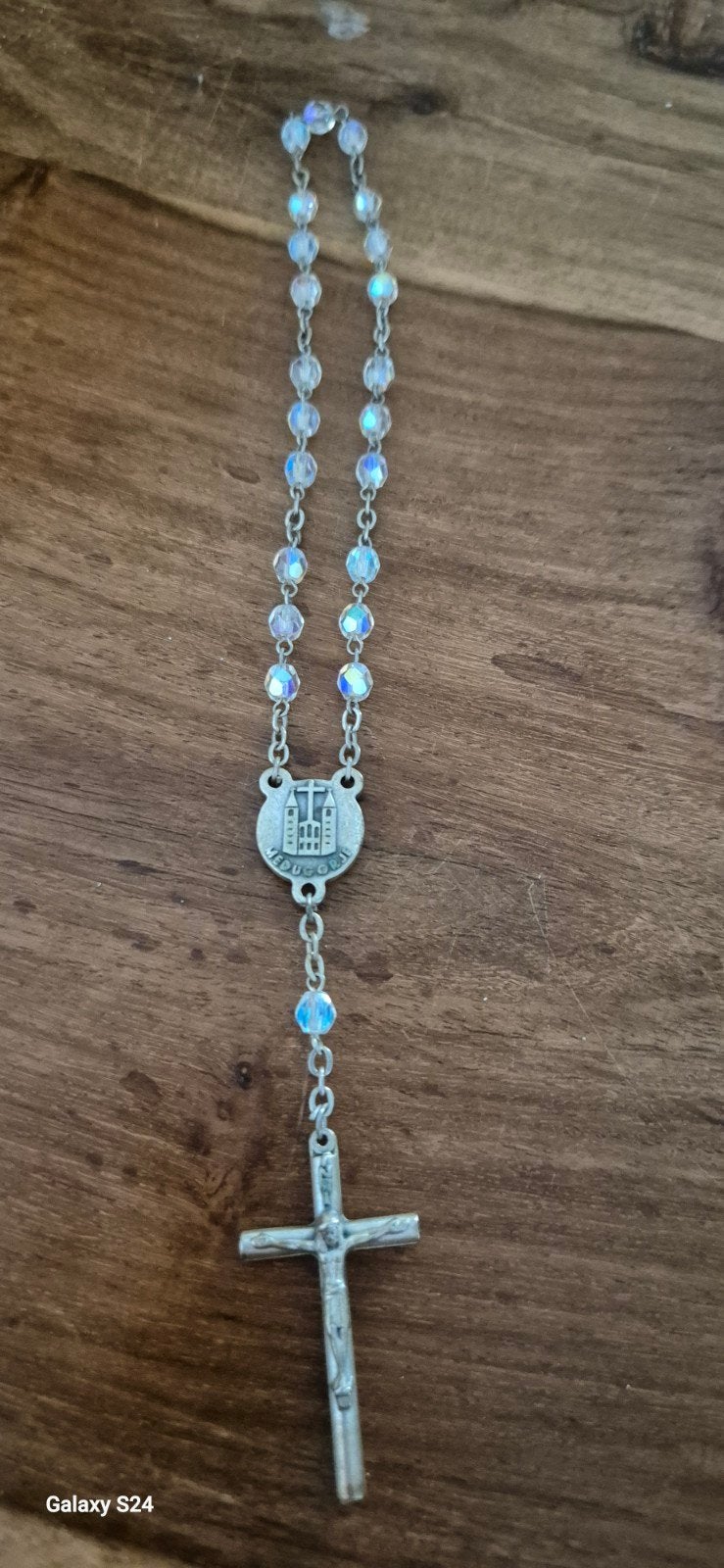 Rozenkrans met zilverkleurige kralen en kruisje, Verzamelen, Ophalen of Verzenden, Zo goed als nieuw