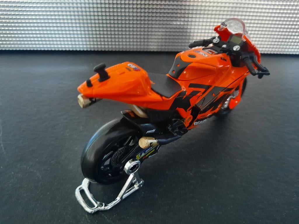 Sterk Afgeprijsd! KTM RC16 Tech Factory Racing #9 1:18, Maisto, Nieuw, Ophalen of Verzenden, Maisto