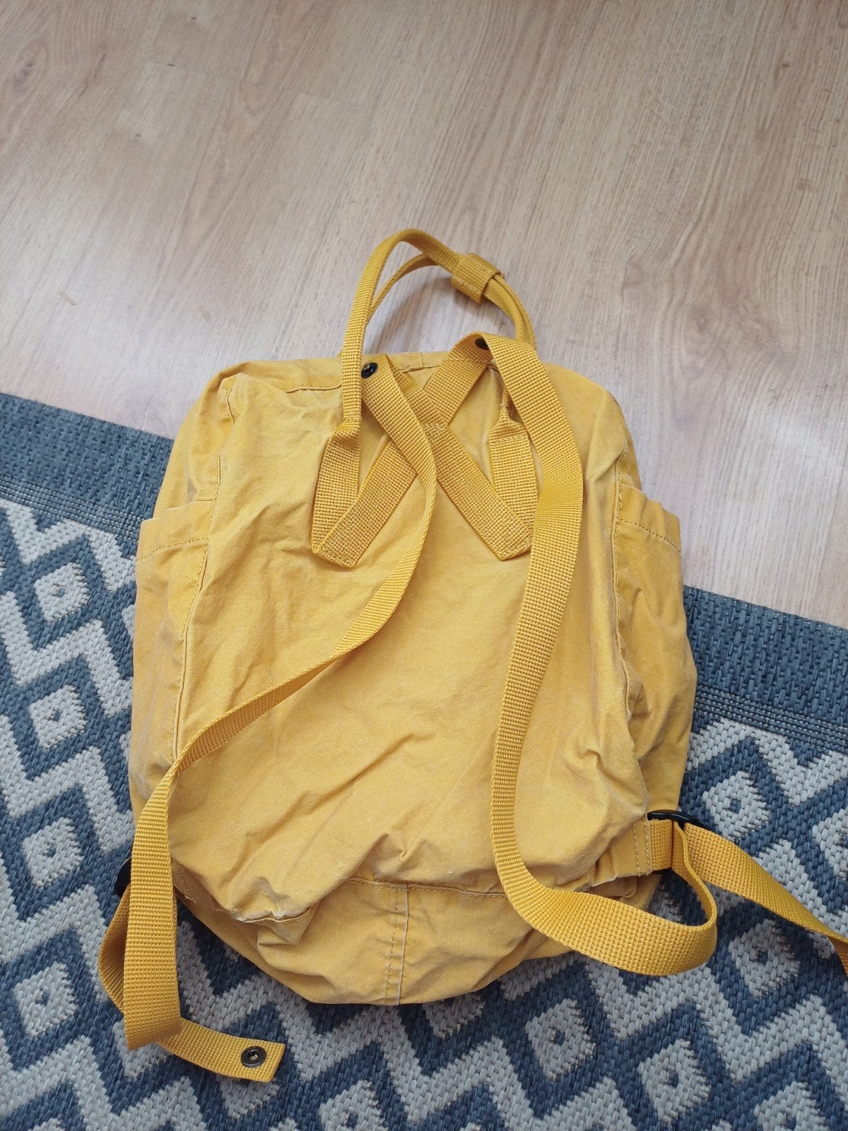 Fjällraven rugzak, Gebruikt, 20 tot 30 cm, Geel, Minder dan 35 cm