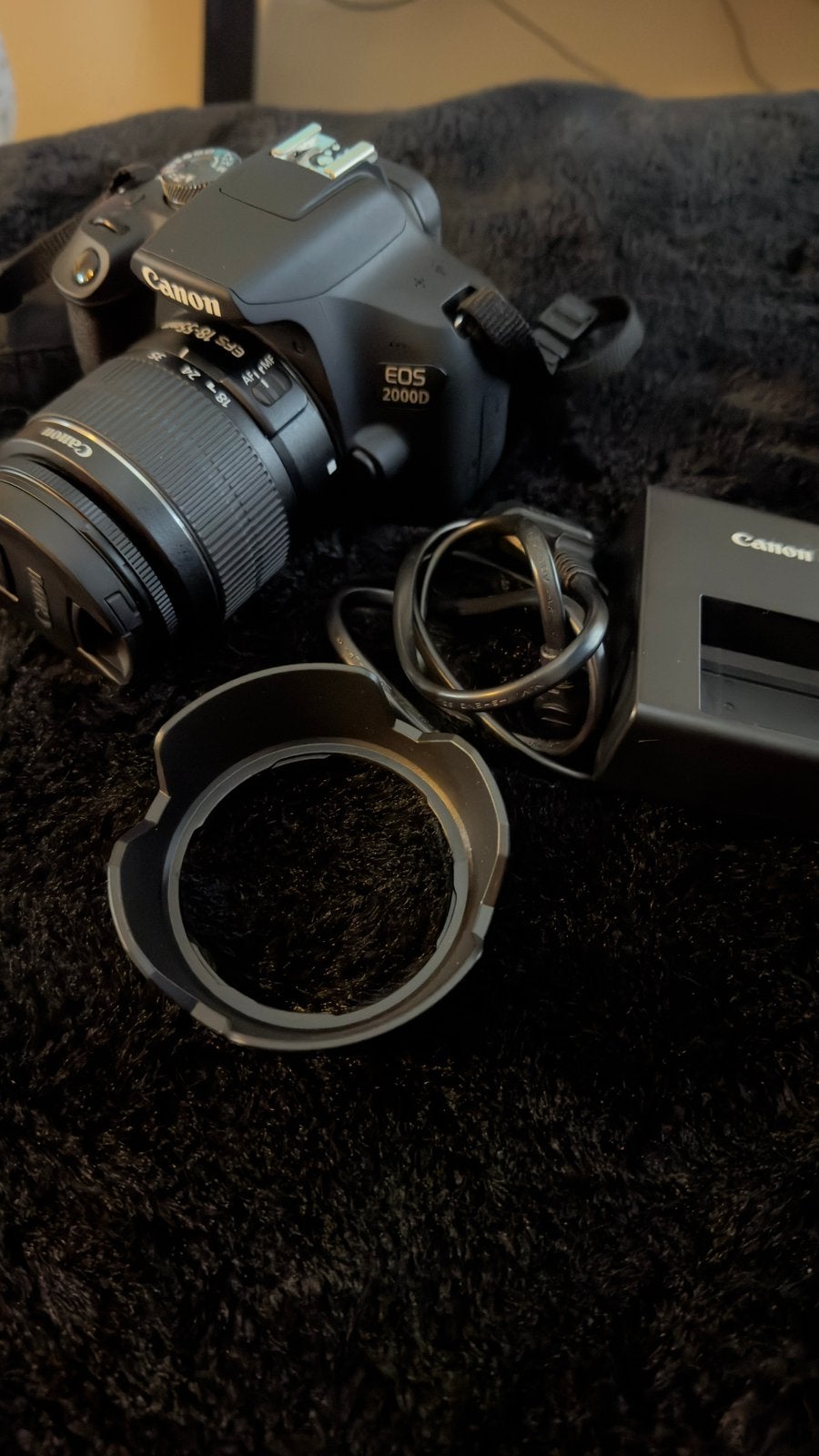Canon EOS 2000D, Spiegelreflex, Canon, Ophalen of Verzenden, Zo goed als nieuw