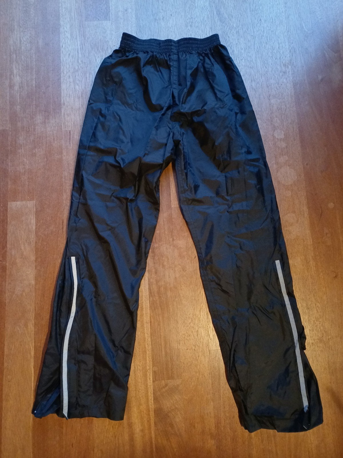 Zwarte regenbroek maat 164 met reflecterende strepen, NIEUW, Ophalen of Verzenden, Nieuw, Regenbroek, Kinderen