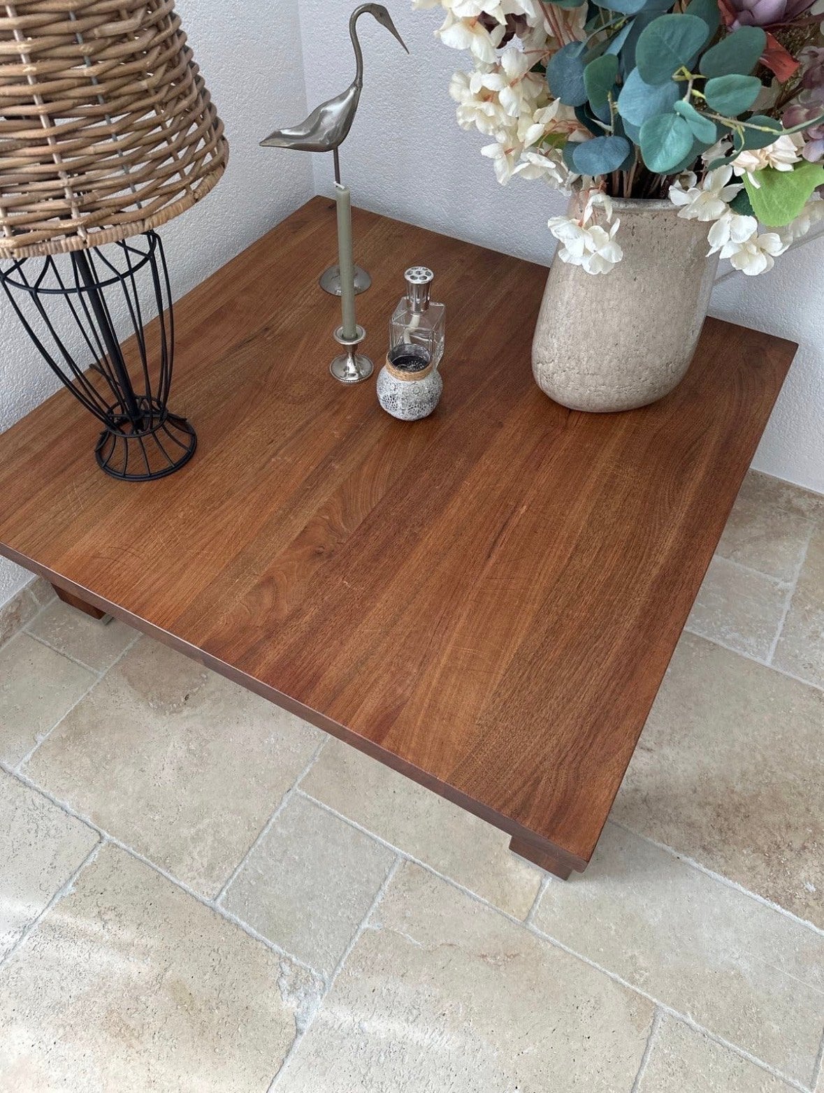 Notenhouten salontafel van Hans Daalder, Ophalen, Gebruikt, 100 tot 150 cm, Vierkant