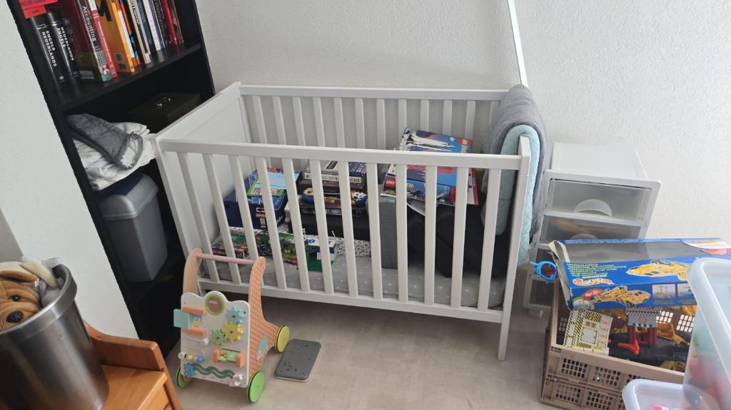 Ikea Sundvik Ledikant, Kinderen en Baby's, Babywiegjes en Ledikanten, Ophalen, Zo goed als nieuw, Ledikant