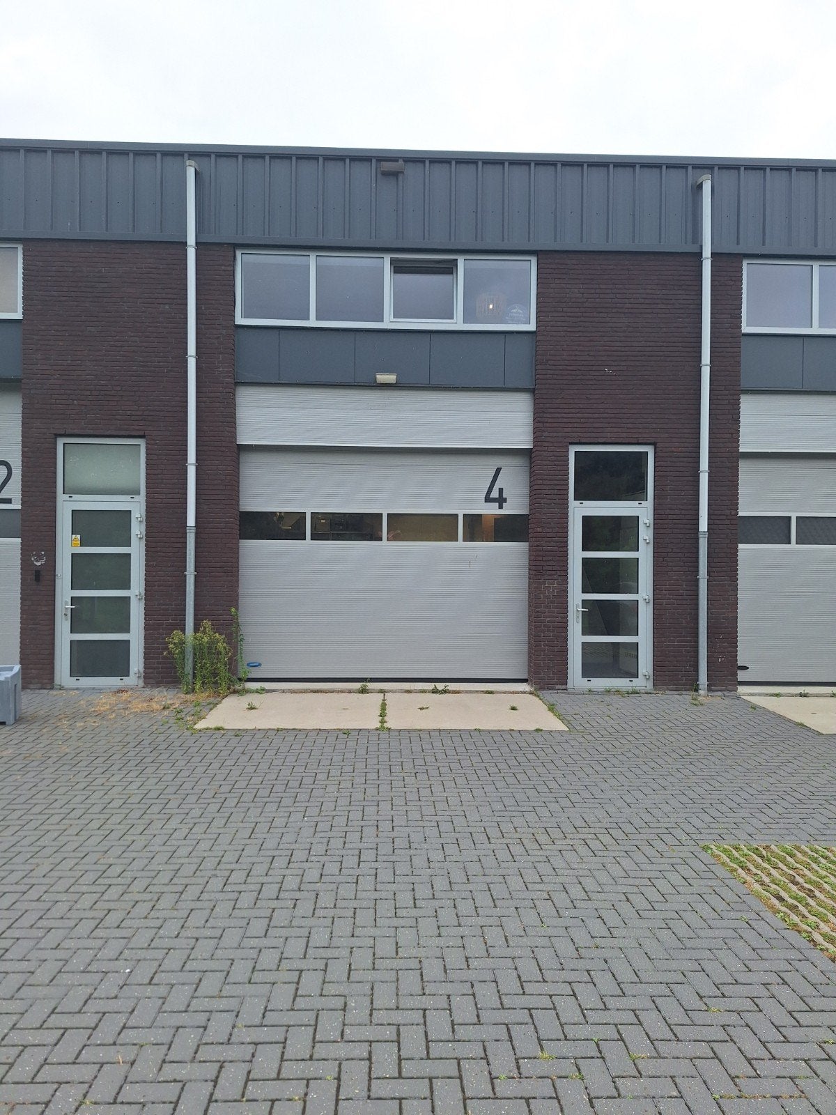 Bedrijfspand te huur 150m2 met overhead opslag/kantoorruimte, Huur, Bedrijfsruimte
