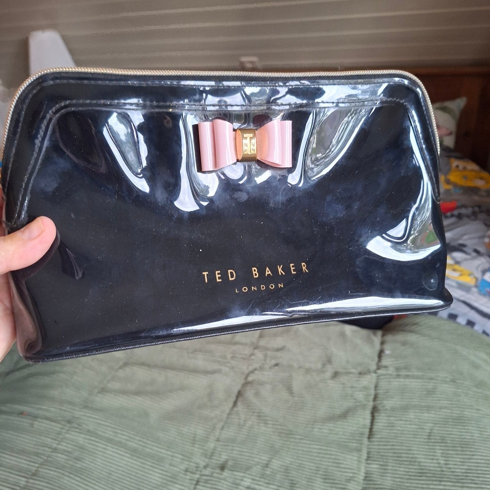 Ted Baker London toilettas - Zwart met roze strik, Ophalen of Verzenden, Zo goed als nieuw, Zwart, Overige typen