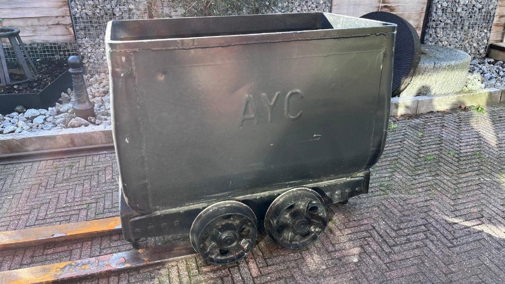 Decoratieve mijnwagen, Ophalen