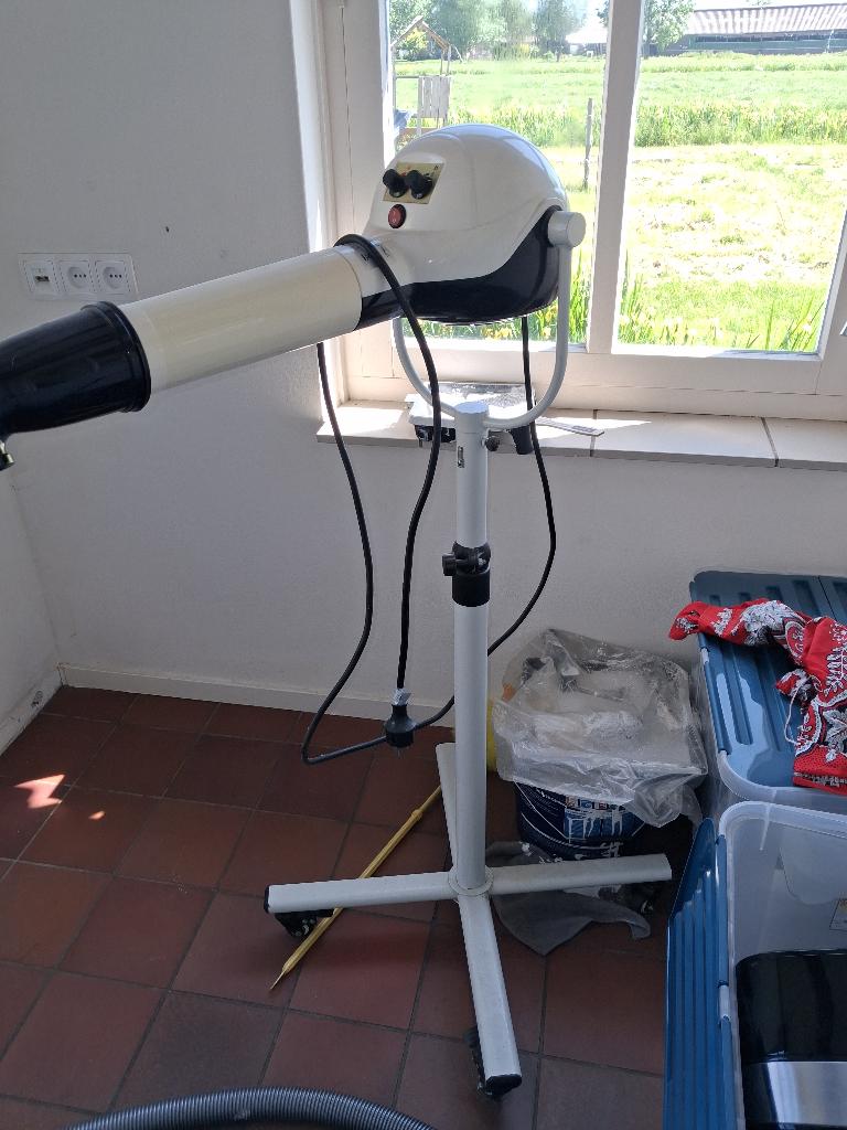 Staande fohn trimsalon, Dieren en Toebehoren, Honden-accessoires, Gebruikt, Ophalen