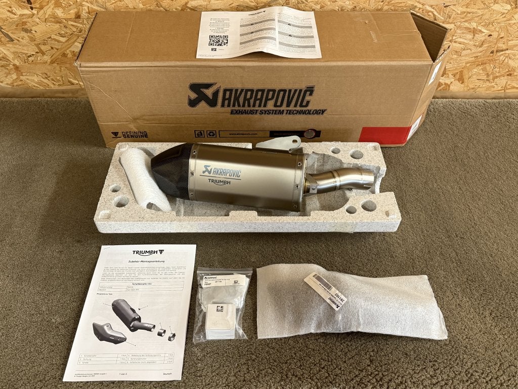 Akrapovic uitlaat demper Triumph Tiger Sport 800 25 A9605001, Motoren, Triumph Motorcycles Benelux, Nieuw, Benelux@triumph.co.uk