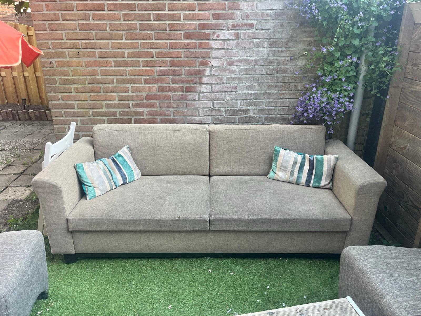 Comfortable zelfgemaakte beige/grijsachtige bank, Gebruikt, Driepersoons, 75 tot 100 cm, Ophalen of Verzenden