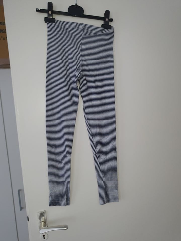 Gestreepte legging voor kinderen maat 134, Kinderen en Baby's, Kinderkleding | Maat 134, Broek, Meisje, Ophalen of Verzenden, Zo goed als nieuw