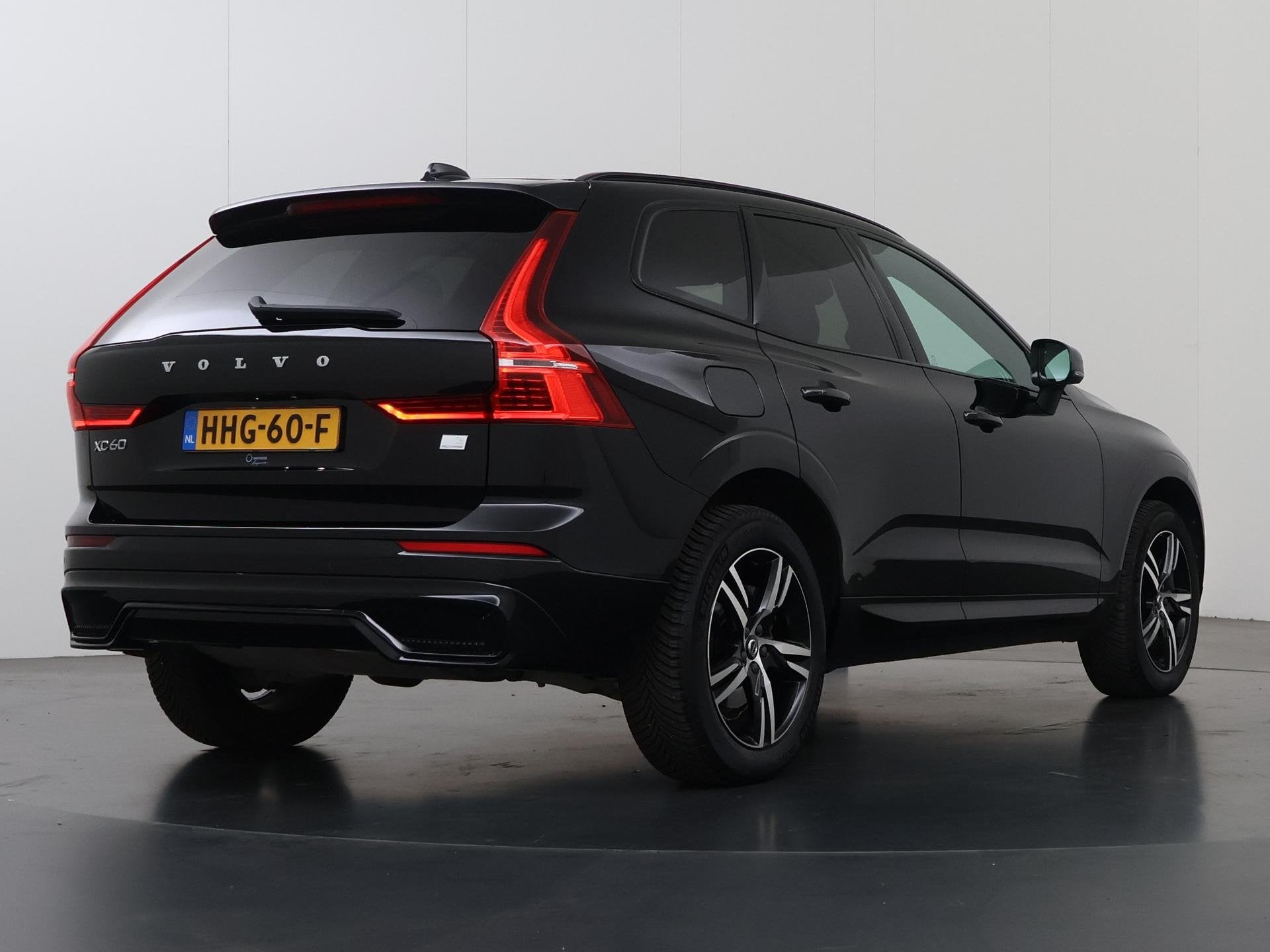 Volvo XC60 2.0 Recharge T6 AWD R-Design | Harman/Kardon | Pa, Dealer onderhouden, Gebruikt, Euro 6, 1969 cc
