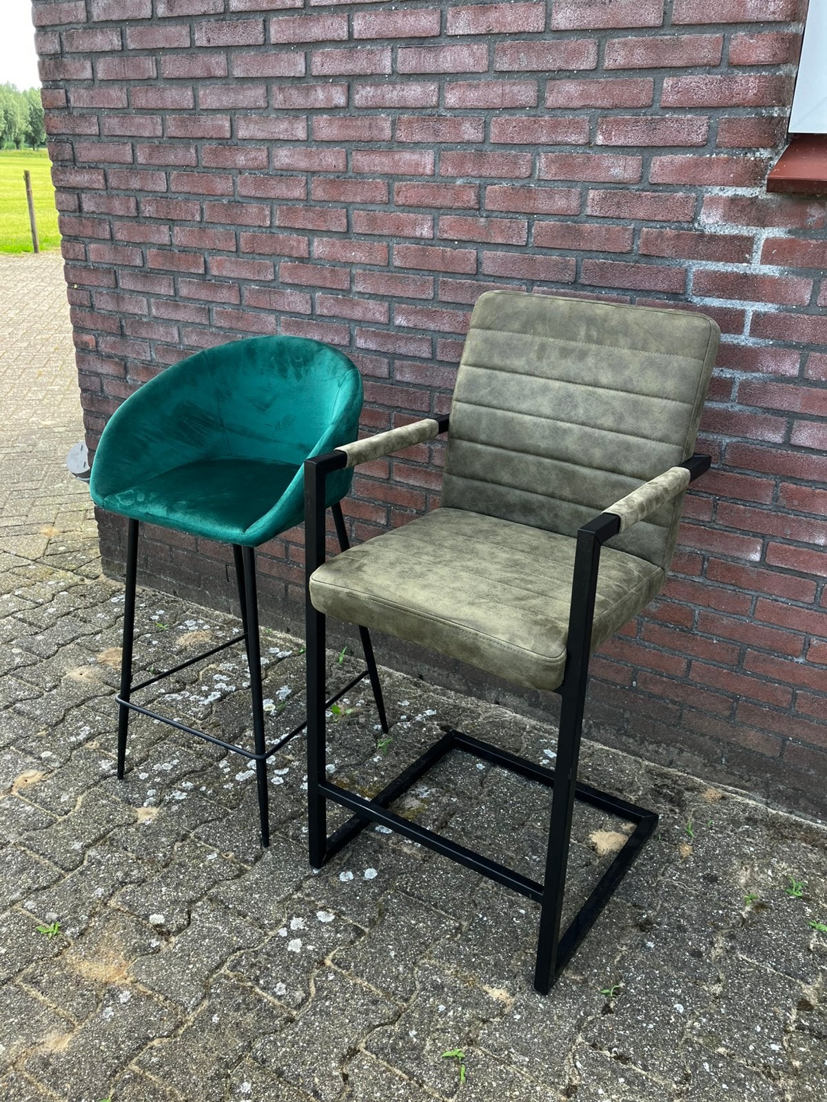 Zeer nette halfhoge barkrukken. Per stuk, Huis en Inrichting, Ophalen, Zo goed als nieuw, 60 tot 90 cm