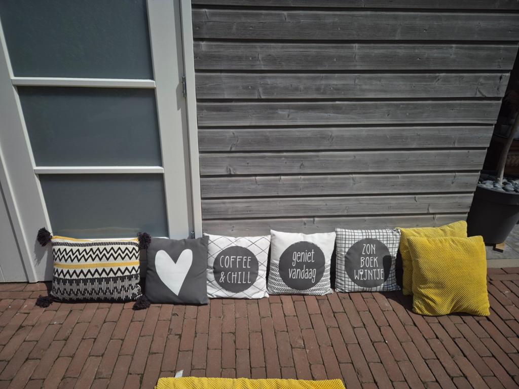 Leuke buitenkussens en plaids (9 stuks), Huis en Inrichting, Woonaccessoires | Kussens, Ophalen of Verzenden, Gebruikt, Geel, Vierkant