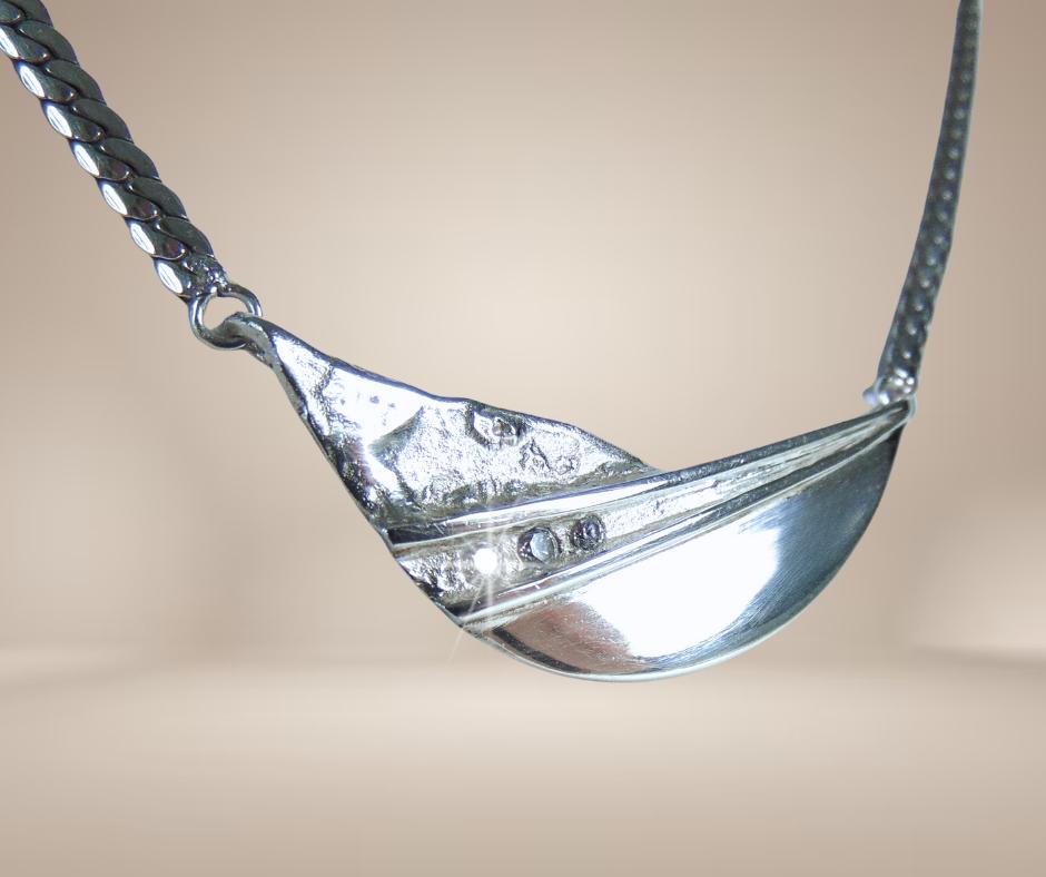Prachtig 925 zilver en diamant MODERNISTISCH design collier!, Verzenden, Zo goed als nieuw, X, Met edelsteen