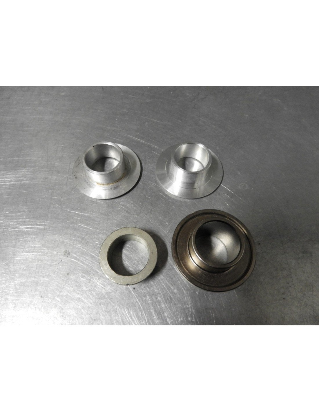 1190 RC8 (R) 2008 - 2015 KTM Afstandshouder D1-41373