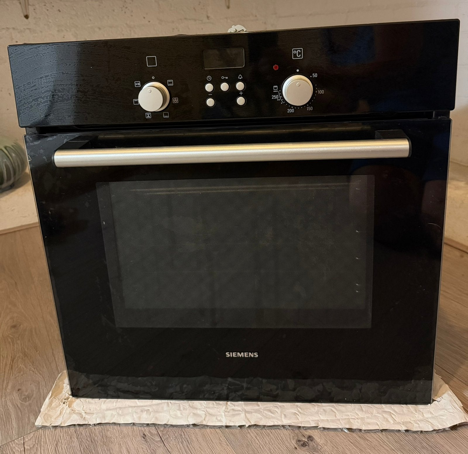 Siemens Inbouw Oven – Zwart Glas, Ophalen, Zo goed als nieuw