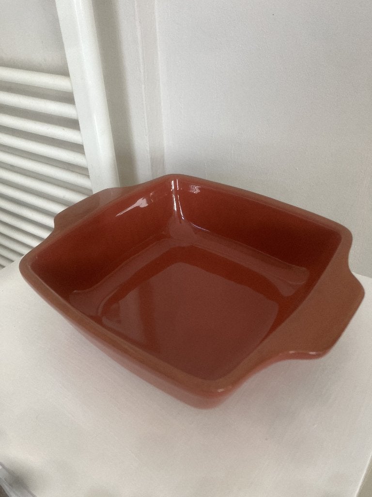 Geglazuurde terracotta ovenschaal in oranjebruine kleur. , Ophalen of Verzenden, Overige stijlen, Aardewerk, Schaal of Schalen