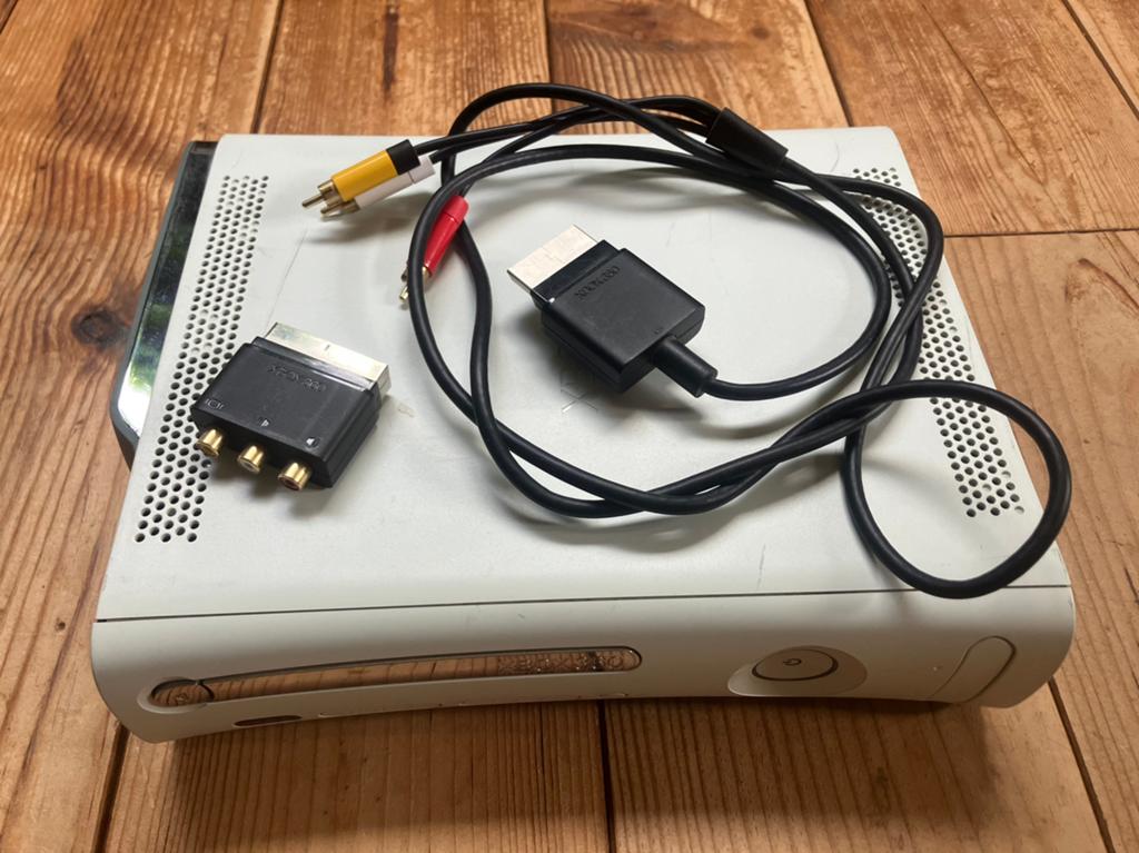 Xbox 360 - werking onbekend incl AV kabel, Spelcomputers en Games, Spelcomputers | Xbox 360, Zonder controller, Niet werkend, 360 Arcade of Core