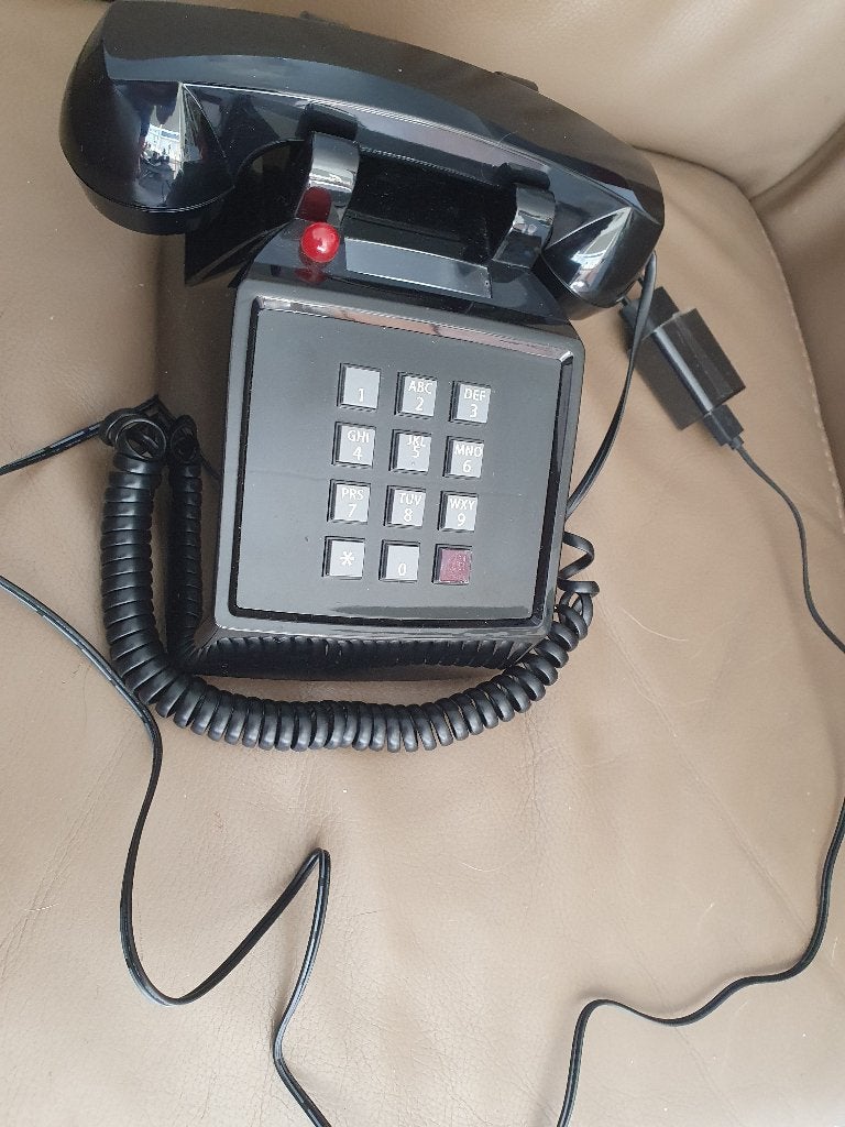 Seniorentelefoon voor bellen met simkaart, Telecommunicatie, Prepaidkaarten en Simkaarten, Ophalen, Zo goed als nieuw, Overige providers
