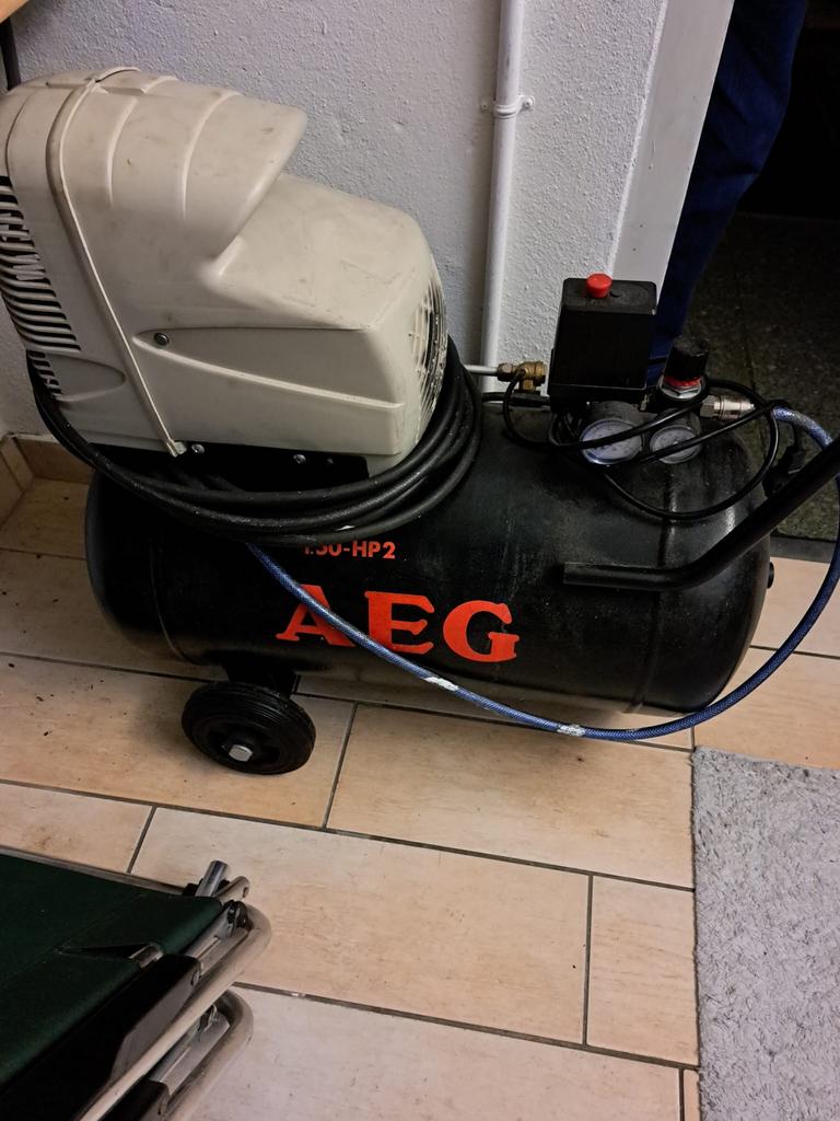 AEG compressor, Ophalen, Gebruikt, 6 tot 10 bar, Minder dan 200 liter/min