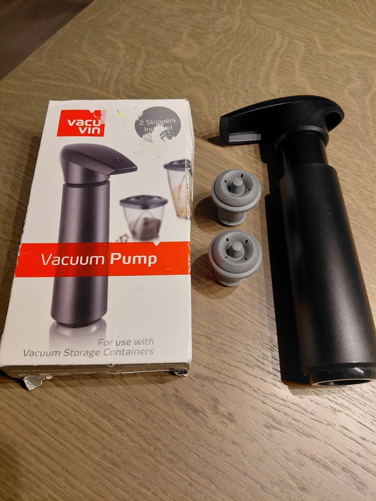 VACUVIN POMP EN TWEE WIJN AFSLUITDOPPEN, Ophalen of Verzenden, Nieuw