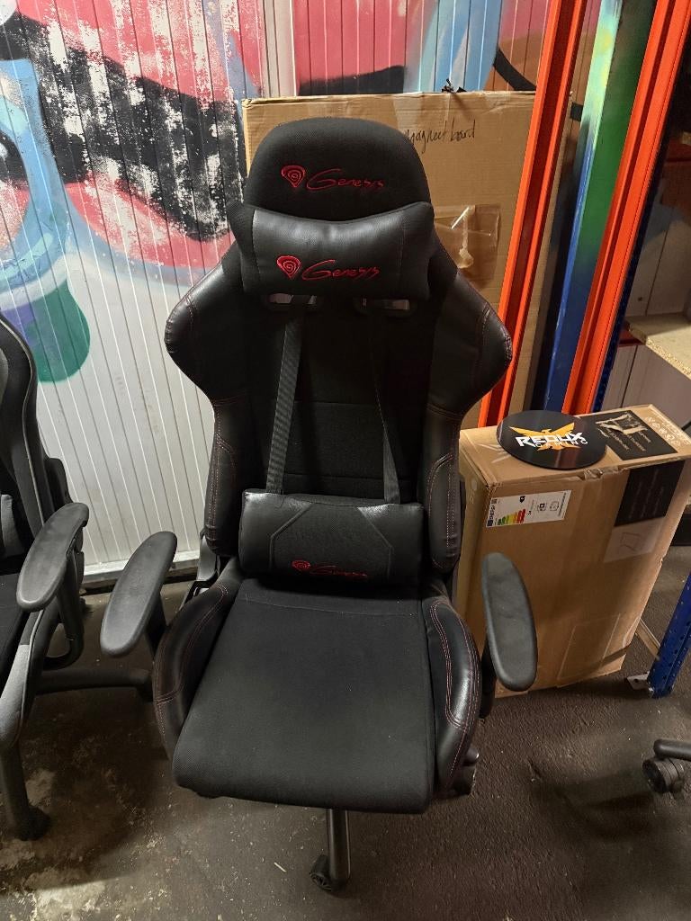 game stoel MSI genesis, Ophalen, Gebruikt, Zwart, Gaming bureaustoel